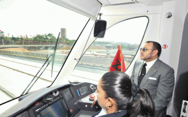 جلالة الملك يدشن قنطرة الحسن الثاني وخطي ترامواي الرباط - سلا