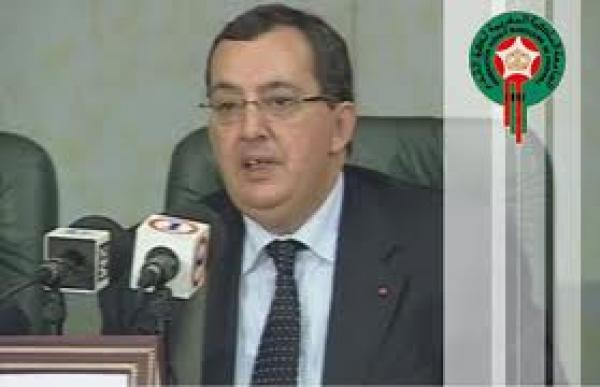 \"فايسبوكيون\" يُطالبون بإقالة الفاسي الفهري من جامعة الكرة