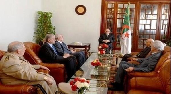 حكام قصر المرادية يفقدون عقولهم بسبب تصريحات صلاح الدين مزوار