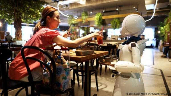 روبوتات "الذكاء الاصطناعي" في خدمة نزلاء فنادق سويسرا