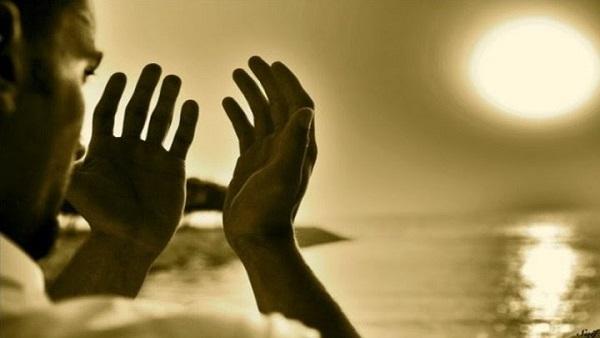 "عدم العمل" و"ترك الدعاء" من أسباب ضيق الرزق