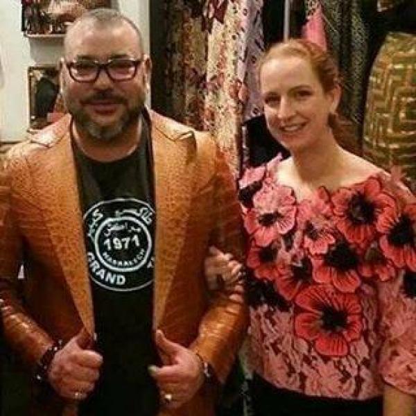 هكذا وصفت صحيفة إسبانية لباس الملك محمد السادس