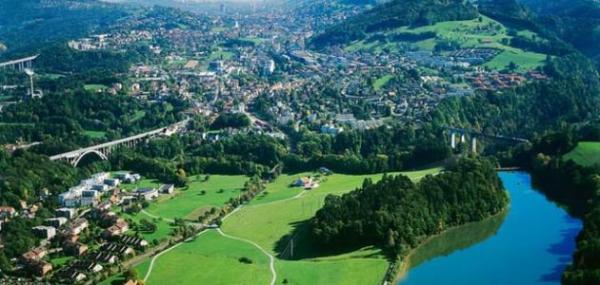 دولة تعد "الأغنى في العالم" لكنه لا يوجد فيها مطار أو محطة للقطارات