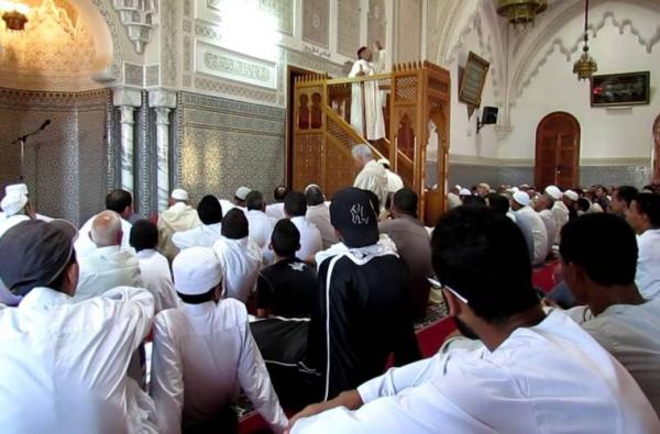 توقيف خطيب جمعة عن الخطابة والتدريس معا بعد انتقاده للعلاقات المغربية الإسرائيلية