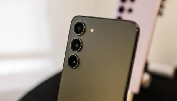 قبل إطلاقه.. تسريب فيديو لهاتف غالاكسي إس 23 إف إي