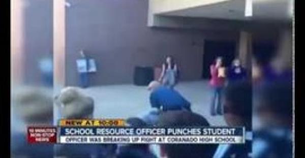 بالفيديو.. حارس مدرسة ينهي شجارًا بين فتاتين بـ "بوكس"