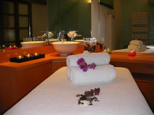 اعتقال عاملة مغربية بالسعودية بتهمة تصوير نساء عاريات بمركز للتجميل