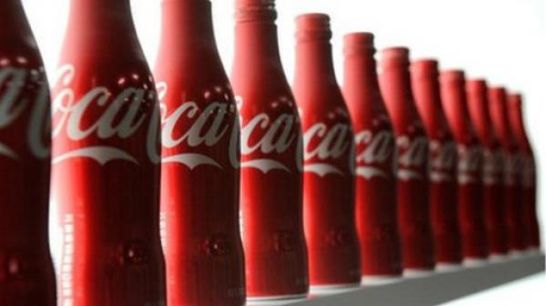 كوكاكولا تعتزم إزالة مكون «ضار» بمشروباتها استجابة لعريضة الكترونية
