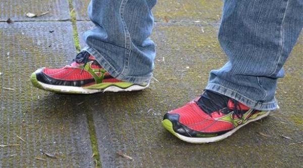 الأحذية الرياضية قد لا تخفف آلام التهاب مفصل الركبة