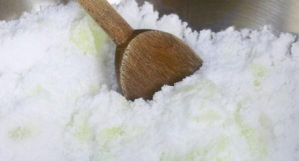 "ملح الموتى" في الأطعمة يثير الغضب بالجزائر