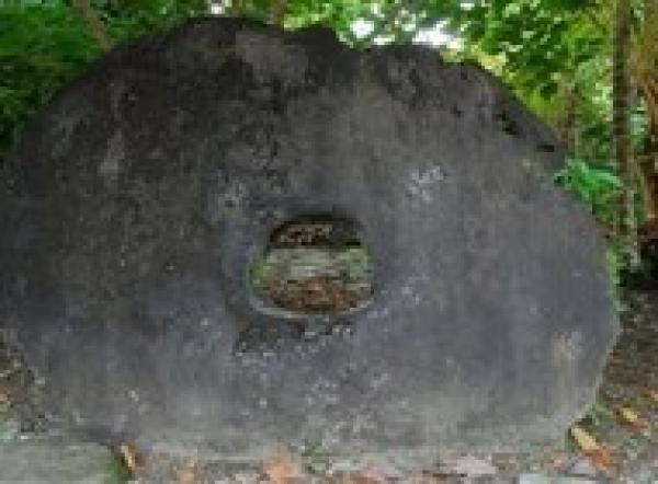 هذه الجزيرة تحتوي على أكبر وأثقل عملة في العالم