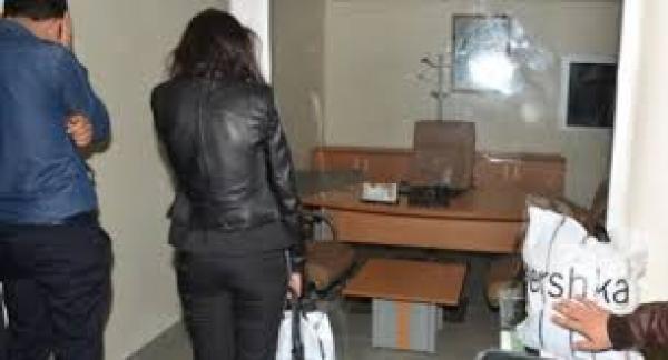 اعتقال “بزناس” رفقة فتاة على متن سيارة قادمة من الشمال..وهذا المحجوز (صورة)