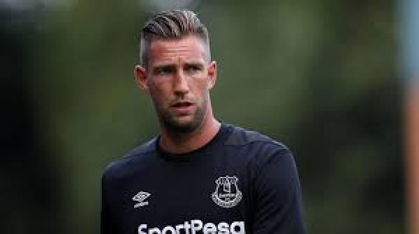 أياكس أمستردام يتعاقد مع حارسه السابق