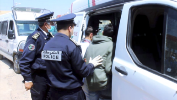 فيديو خطير لتلميذين يحوزان سلاحا داخل مؤسسة تعليمية يحرك المصالح الأمنية وهذا ما أسفرت عنه التحقيقات