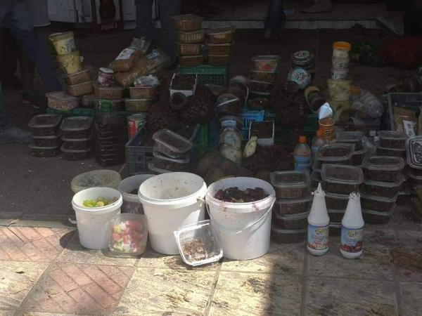 احضيوا راسكم أش كاتكلو يا المغاربة: حجز مواد فاسدة غير صالحة للاستهلاك بمحلبة تم إغلاقها مرتين