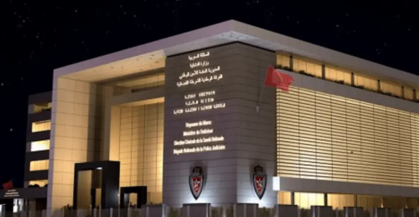 بتنسيق مع "الديستي".. الفرقة الوطنية تطيح بشبكة دولية من ستة جزائريين متورطين في التزوير وانتحال الصفة