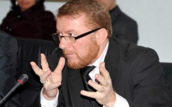 مثير ... بوليف دخل طول وعرض فالبام وفالصحافة وقال:"يريدون الانقلاب ومروا للخطة -ب- بعدما فشلت الخطة -أ- ولن نتخلى عن بن كيران"!