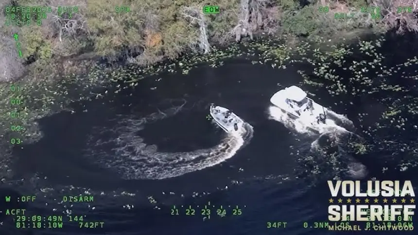 بالفيديو..قارب يدور لوحده بعد فقدان سائقه الوعي