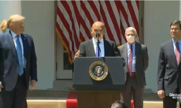 شاهد لحظة تعيين البروفيسور منصف السلاوي على رأس مبادرة البيض الابيض لتطوير لقاح كورونا