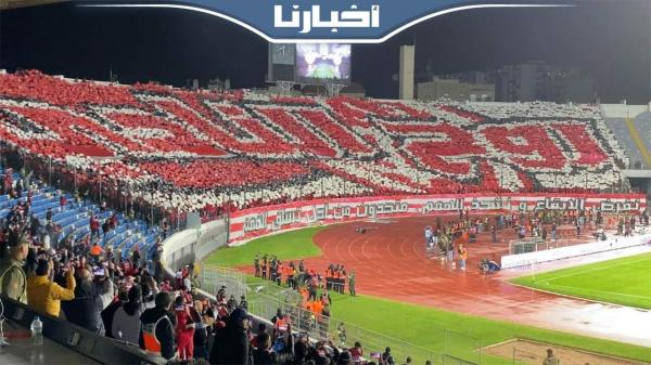 العائد "غاريدو" يتفاعل بطريقته الخاصة مع اللاعبين في مباراة خريبكة