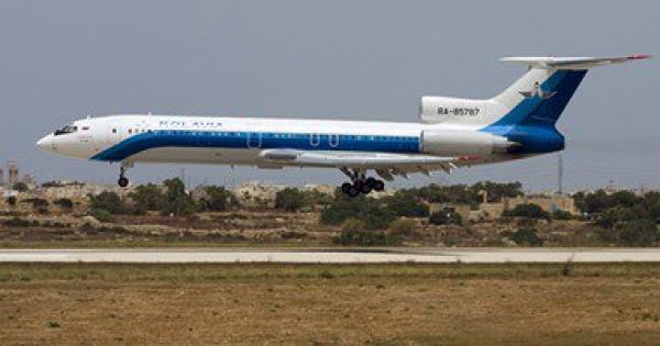 طائرة روسية تغادر القاهرة وعلى متنها أشلاء جثامين ضحايا الطائرة الروسية المنكوبة