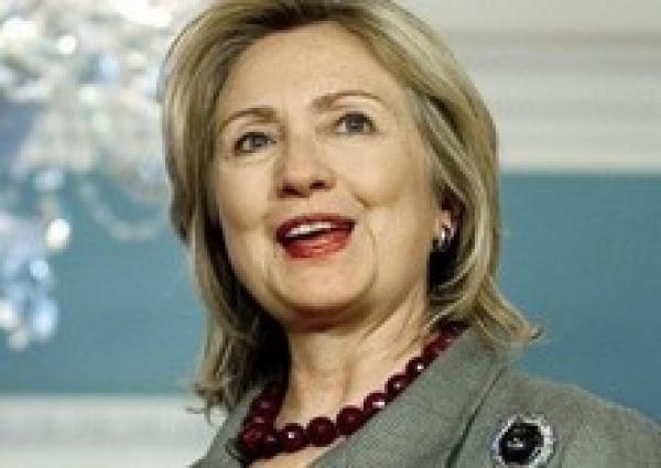 كلينتون تأسف للعوائق التي تحول دون الاندماج المغاربي  