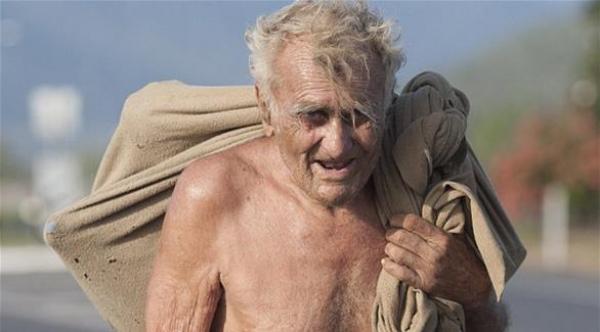 ثمانيني يترك الحياة المدنية ليعيش "طرزان" مدة 60 عاماً