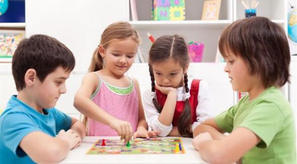 أهم مراحل تطور الطفل بين 4 و5 سنوات