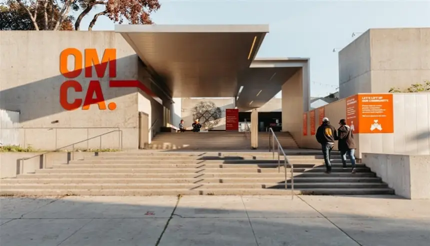 على غرار اللوفر..  سرقة أكثر من ألف قطعة أثرية من متحف في كاليفورنيا