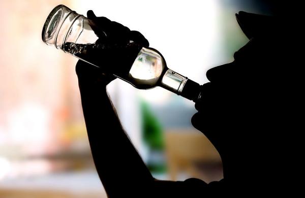 فضيحة هادي... اعتقال شابين تجردا من ملابسهما تماما وتراشقا بالحجارة بالشارع وسط ذهول الساكنة بهذه المنطقة