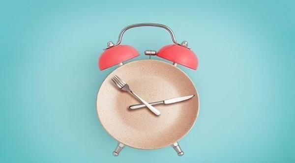 تناول جميع وجباتك في نافذة زمنية مدتها 12 ساعة يطيل العمر