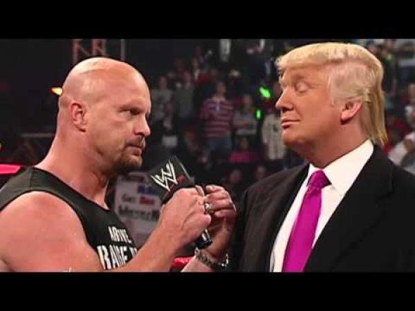 عندما تعرض دونالد ترامب للضرب فوق حلبة مصارعة بسبب لسانه السليط (فيديو)