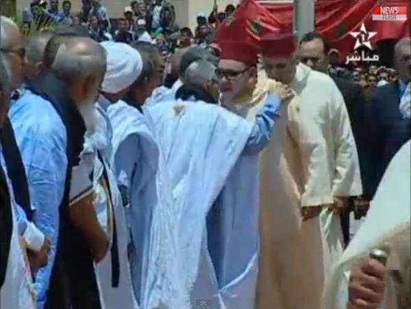 الملك محمد السادس يحل بمدينة الداخلة