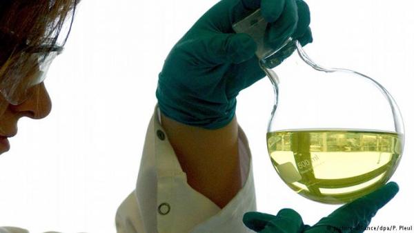 باحثون يطورون نسيجا بلاستيكيا يبرد الجسم