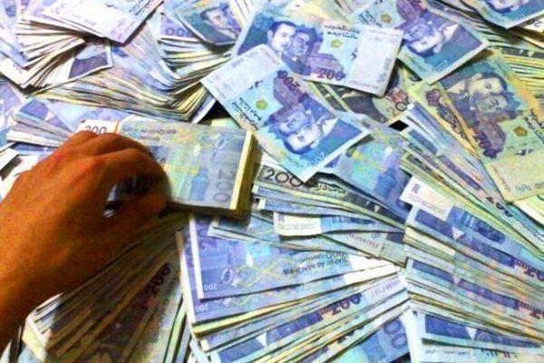 محاكمة 10 متهمين باختلاس 7 ملايير سنتيم من وكالة بنكية بطنجة