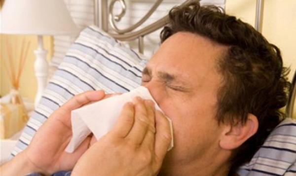 7 أشياء تضعف جهاز مناعتك وراء نزلات البرد المتكررة