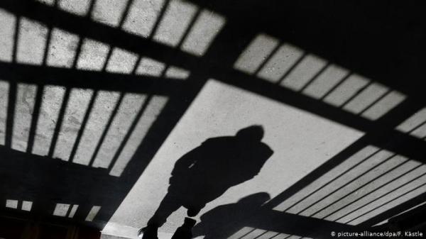 "مطبخ السجن".. حساب على تويتر يفضح "هزالة" وجبات سجن برليني