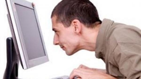 مشاهدة الأفلام الإباحية تقلص حجم المخ وتسبب الخرس والعمى