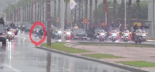 عقوبات صارمة تنتظر مسؤولين أمنيين بعد اختراق الموكب الملكي  خلال إستقبال البابا