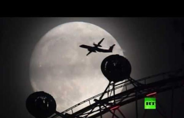 هكذا ظهر القمر العملاق فجر 14 نوفمبر حول العالم