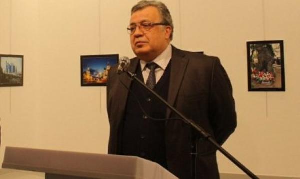 محققون روس في تركيا للكشف ملابسات اغتيال السفير الروسي