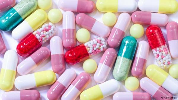 دراسة تحذر مرضى السرطان من تناول الفيتامينات