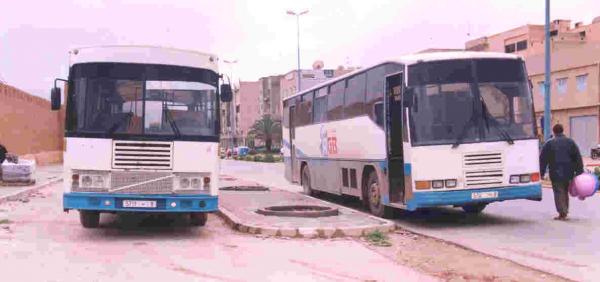 معاناة مستعملي حافلات النقل الحضري بتيزنيت  