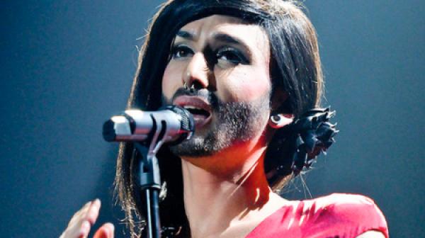 بالفيديو: نمساوية ملتحية تخوض نهائيات اليوروفيجن