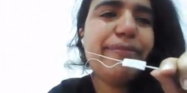 فيديو يهز المغاربة.. مغربية في السعودية تذرف الدموع ''حياتي في خطر وكنطلب من الملك يعتقني''