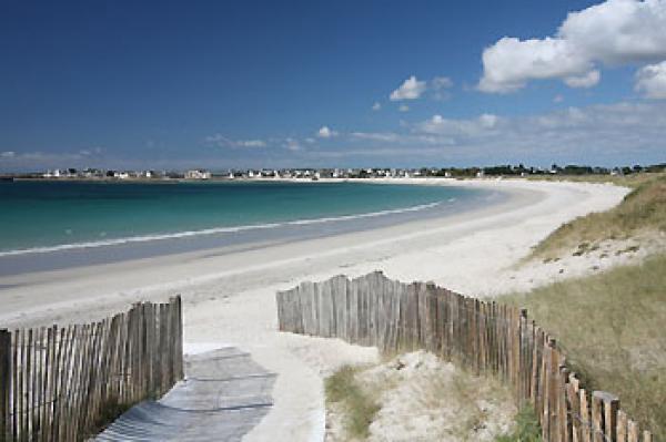 إعادة إغلاق الشواطئ في غرب فرنسا ومنع ارتياده مساء