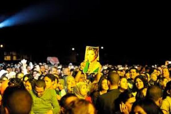 التحرش والاحتكاك الجنسي يعكر صفو الفتيات اللواتي يحضرن مهرجان موازين