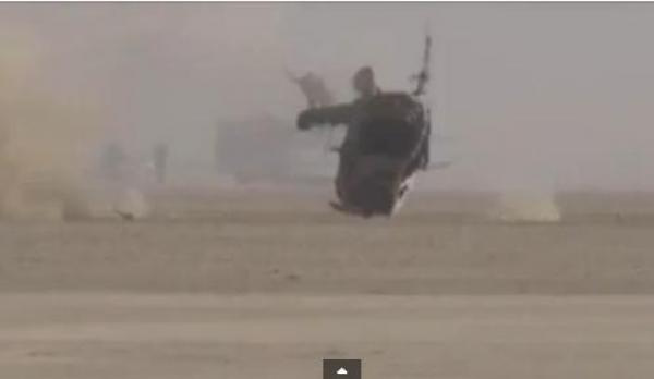 بالفيديو: تحطمت سيارته بالكامل ولم يصب بأذى