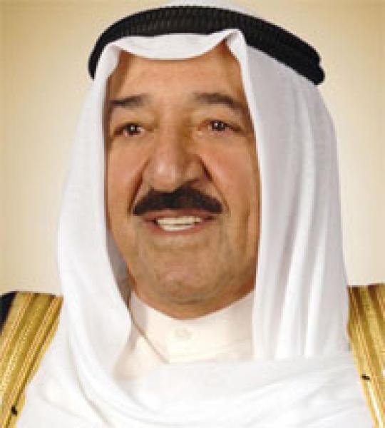 أمير الكويت يأمر بصرف 1000 دينار لكل مواطن 