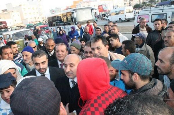 ترمضينة خايبة لتجار سوق شعبي بطنجة .. محاصرة قائد وتكسير سيارته‏